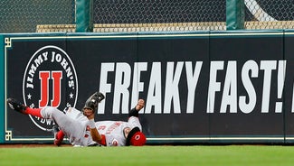 Next Story Image: Billy Hamilton makes phenomenal diving catch, smashes into wall